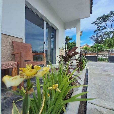 Robiu Bed & Breakfast Banyuwangi  Luaran gambar