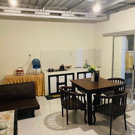 Robiu Bed & Breakfast Banyuwangi  Luaran gambar