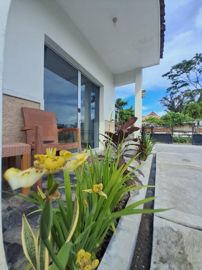 Robiu Bed & Breakfast Banyuwangi  Luaran gambar