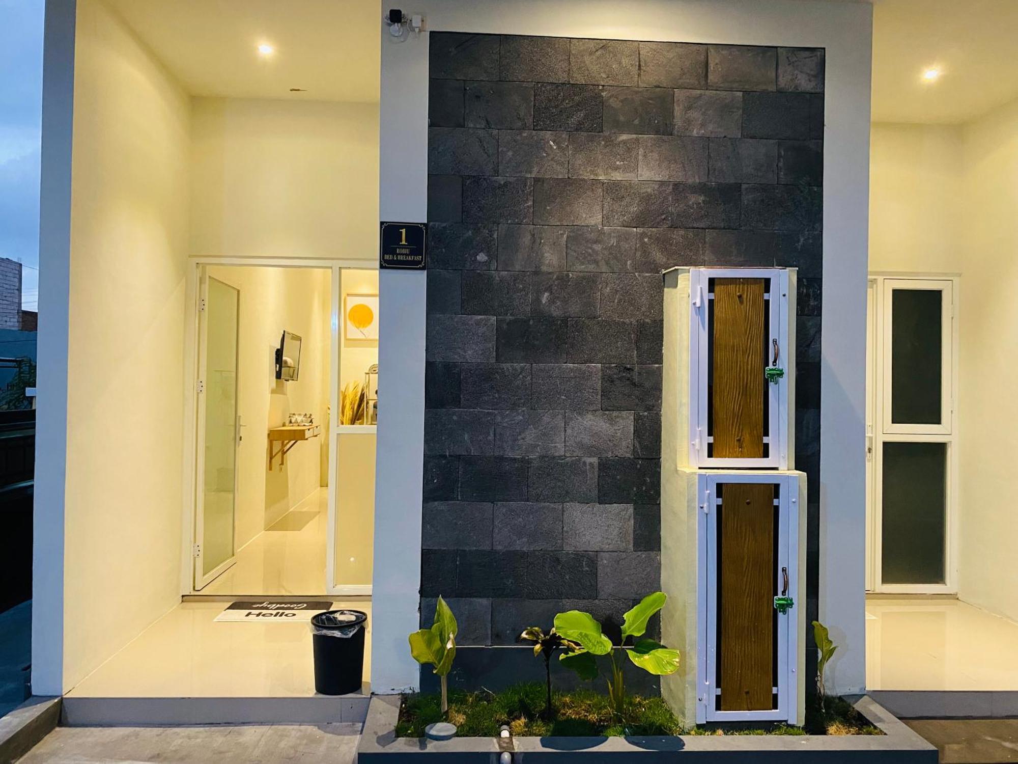 Robiu Bed & Breakfast Banyuwangi  Luaran gambar