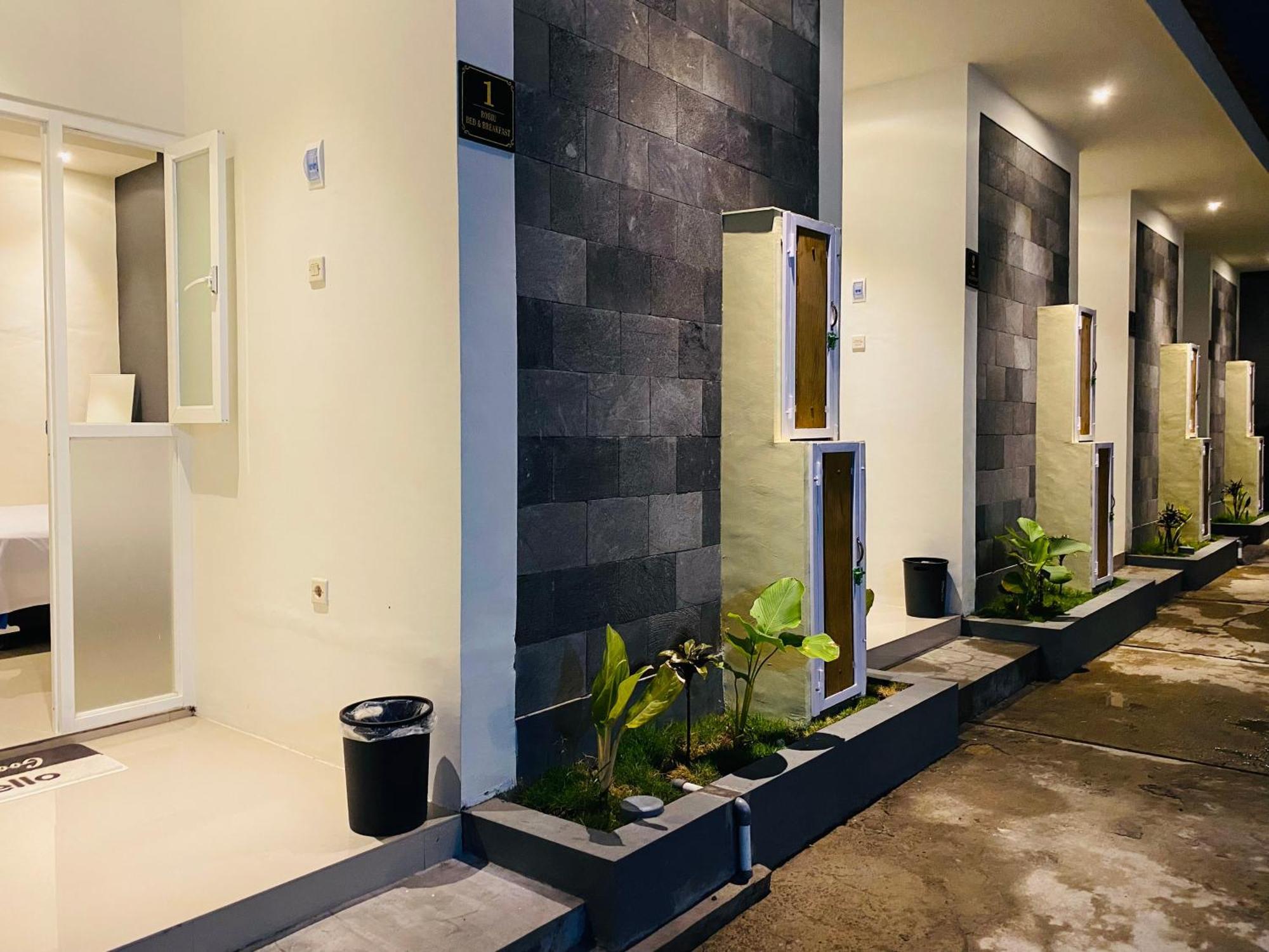Robiu Bed & Breakfast Banyuwangi  Luaran gambar