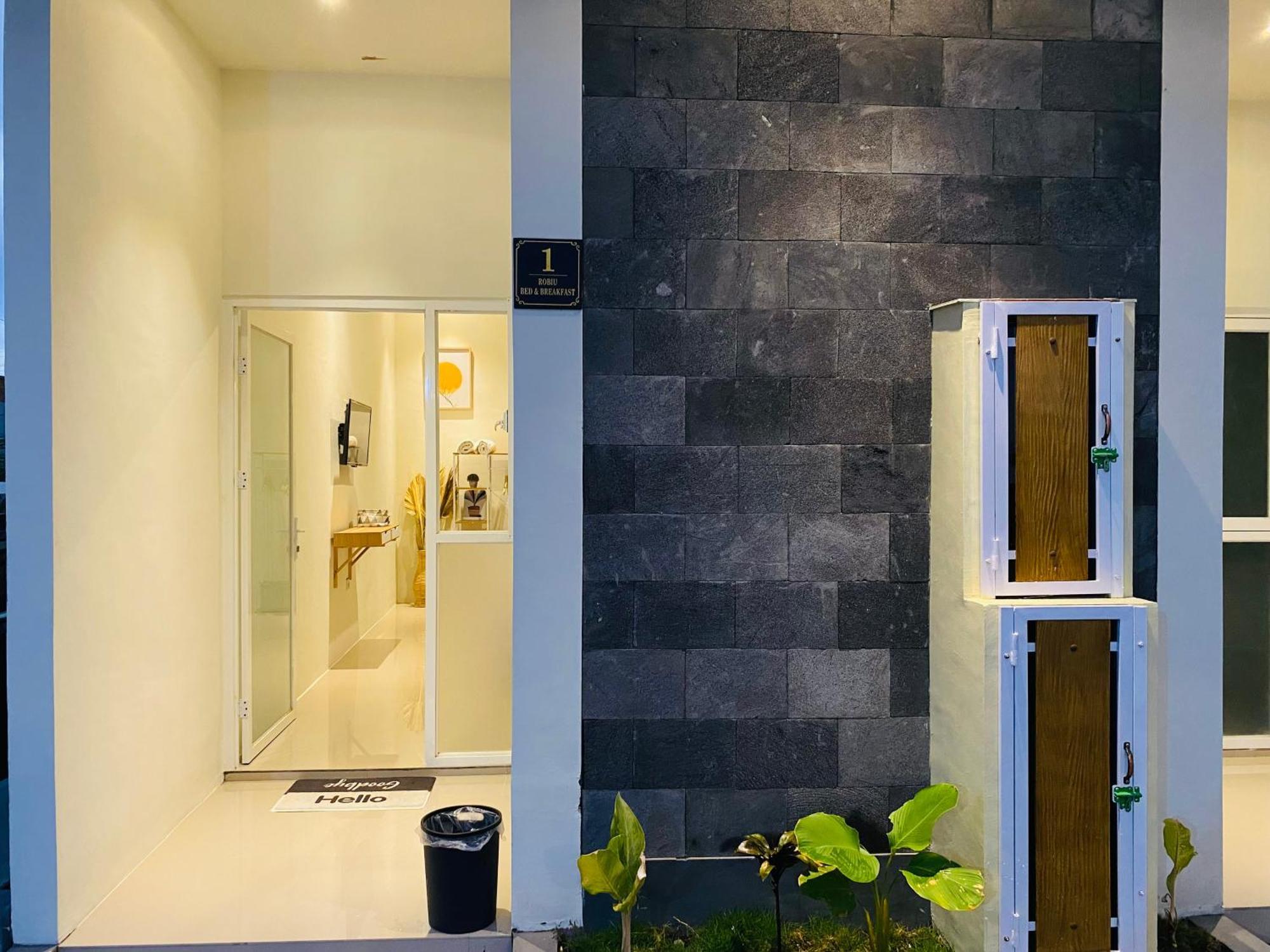 Robiu Bed & Breakfast Banyuwangi  Luaran gambar