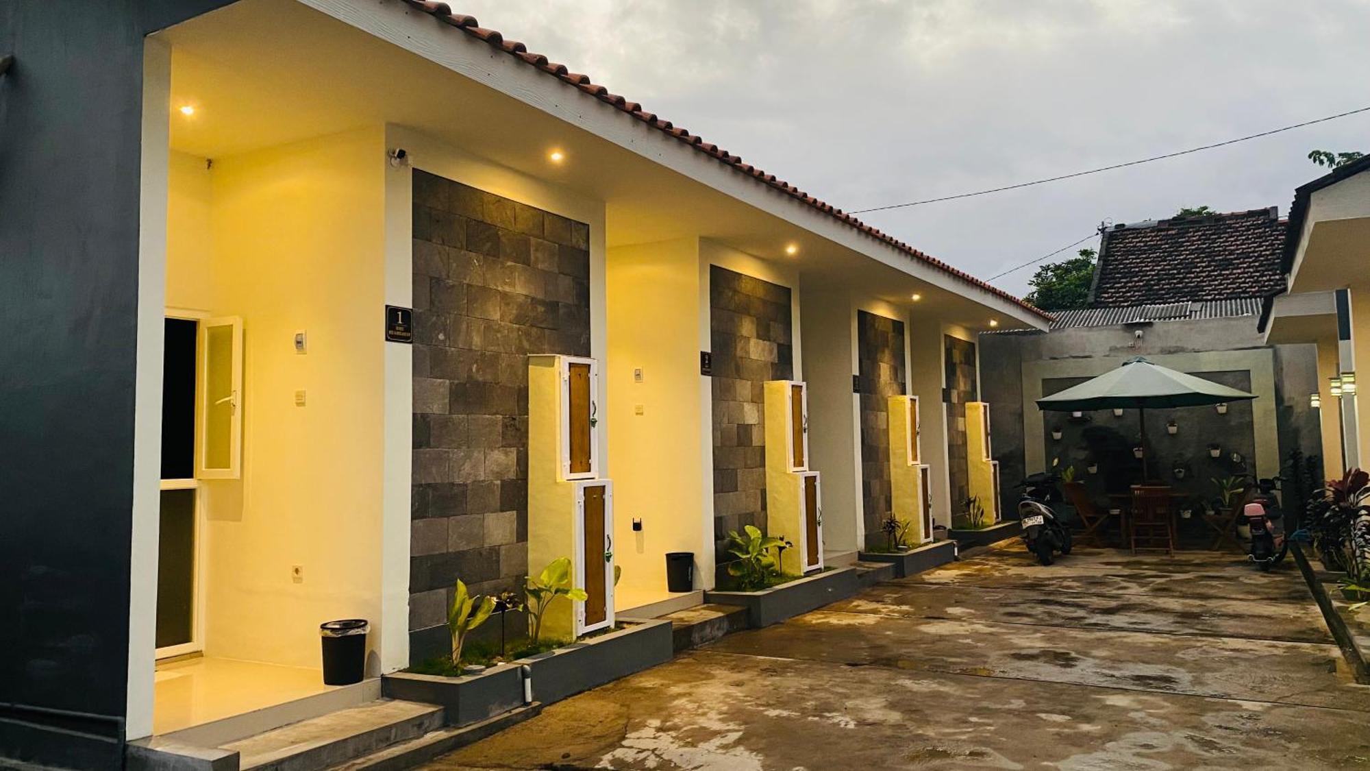 Robiu Bed & Breakfast Banyuwangi  Luaran gambar