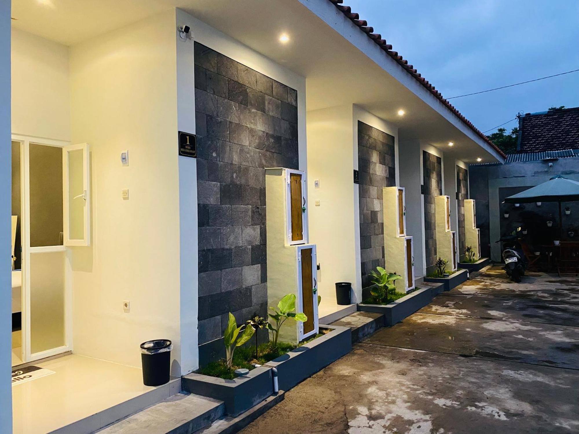 Robiu Bed & Breakfast Banyuwangi  Luaran gambar