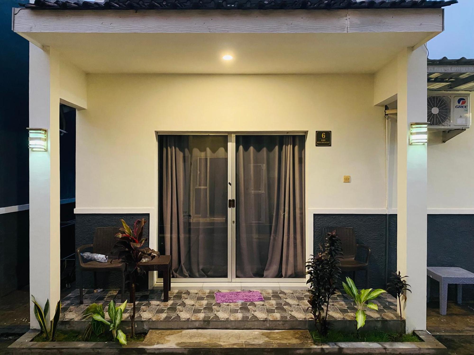 Robiu Bed & Breakfast Banyuwangi  Luaran gambar