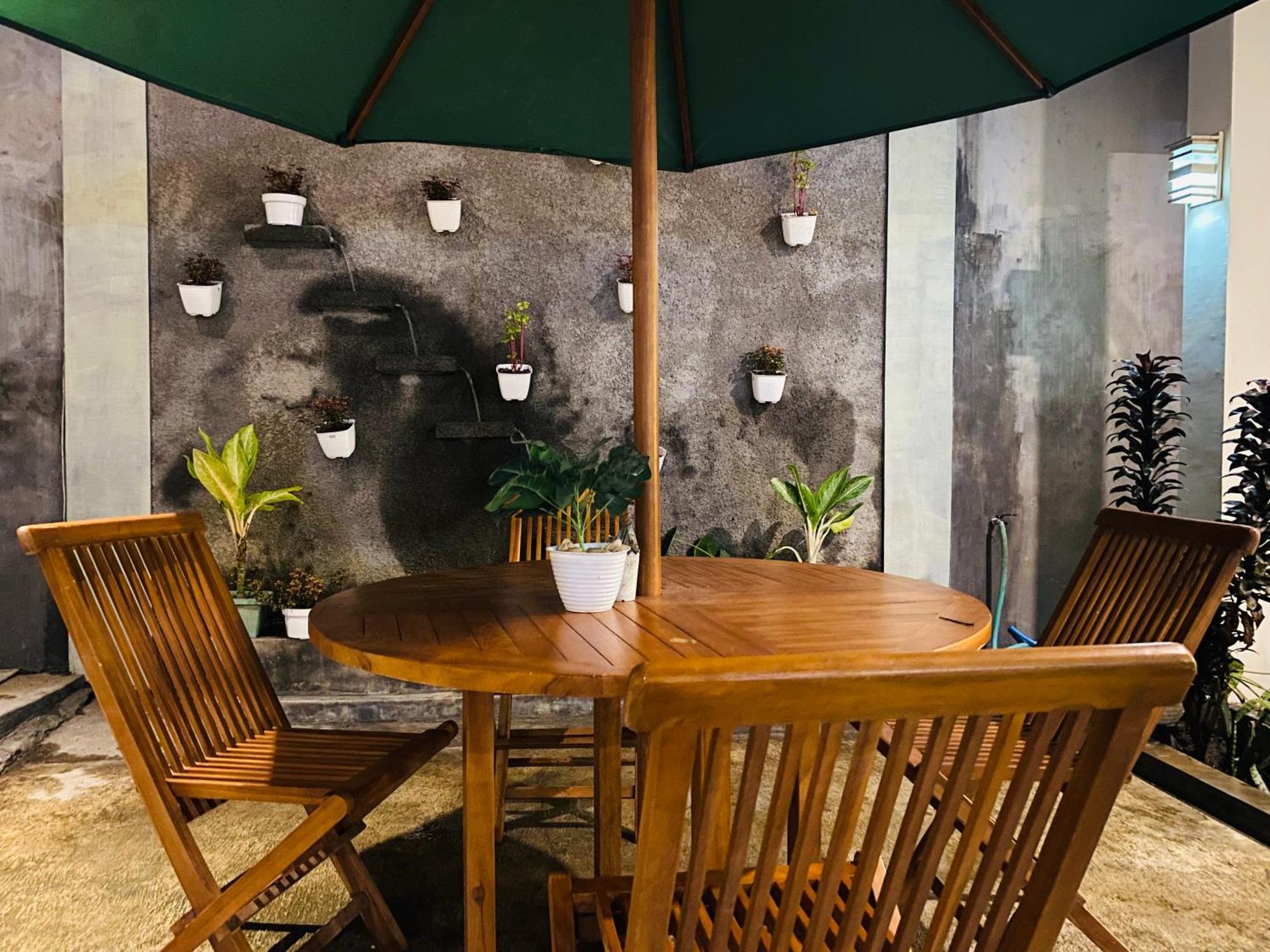 Robiu Bed & Breakfast Banyuwangi  Luaran gambar